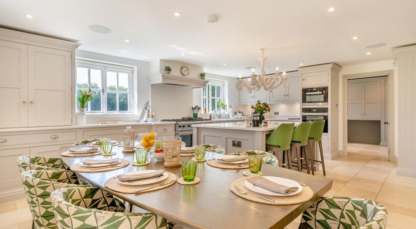 Photo of 7 Bed in Henley-on-Thames