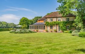 Photo of 7-bed-in-henley-on-thames