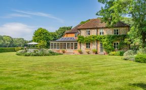 Photo of 7 Bed in Henley-on-Thames