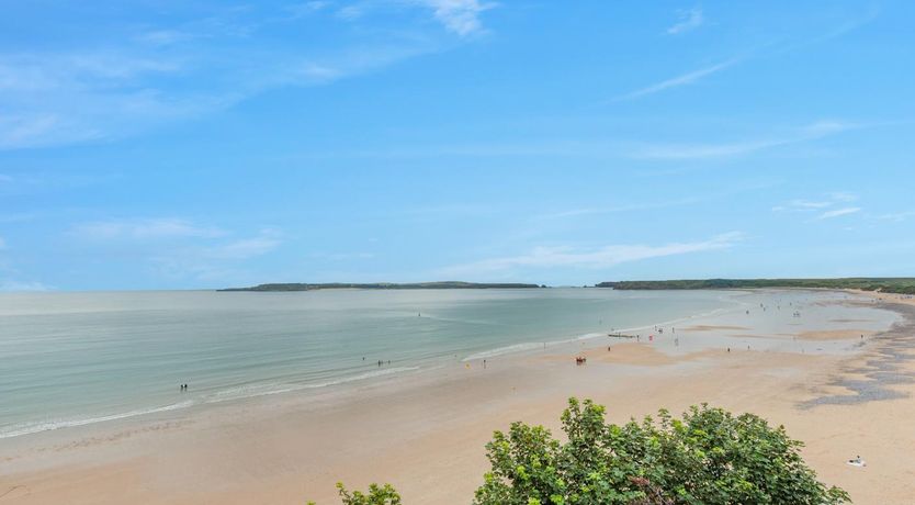 Photo of 2 Bed in Tenby