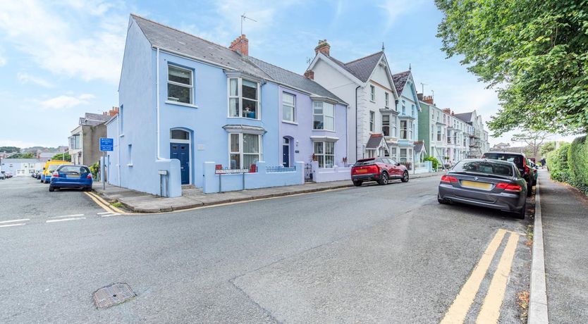 Photo of 2 Bed in Tenby
