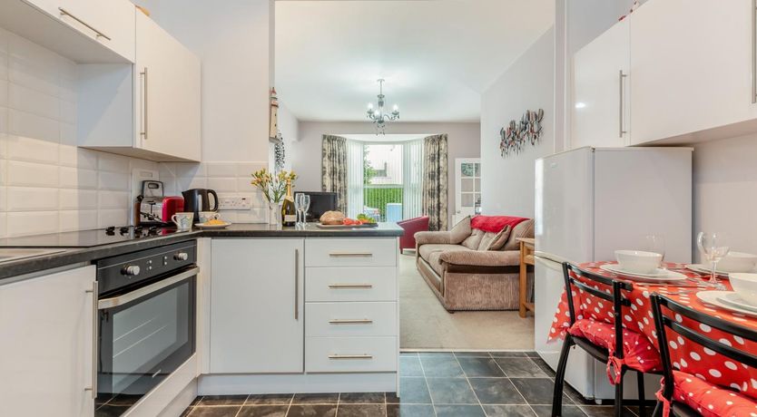 Photo of 2 Bed in Tenby