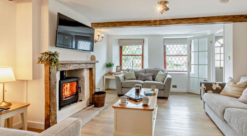 Photo of 3 Bed in West Down