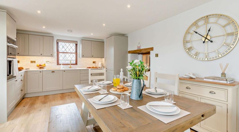 Photo of 3 Bed in West Down