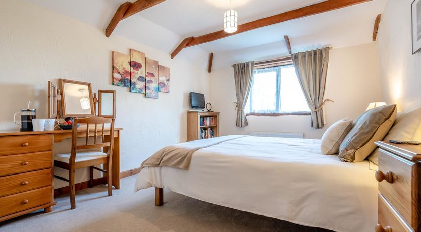 Photo of 3 Bed in St. Merryn
