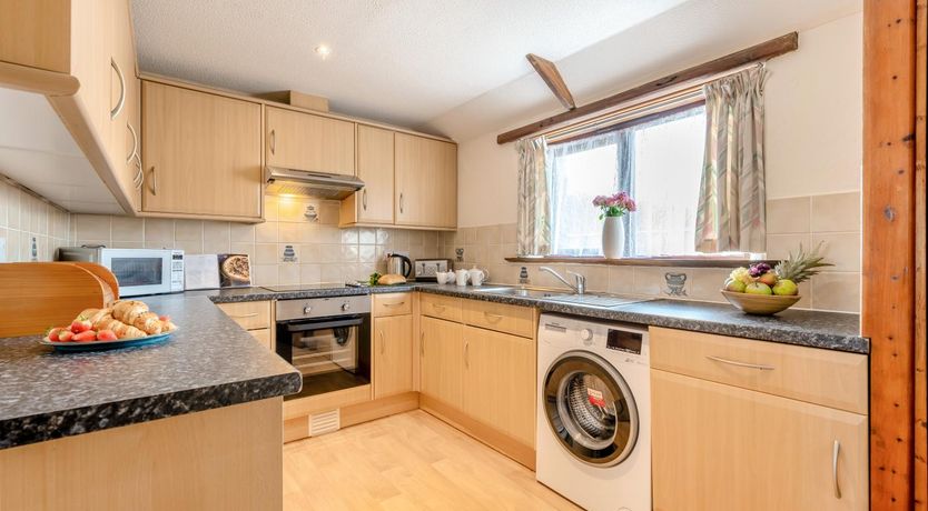 Photo of 3 Bed in St. Merryn