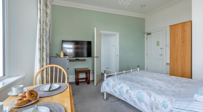 Photo of 1 Bed in Teignmouth