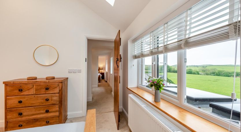 Photo of 4 Bed in Abbotsham