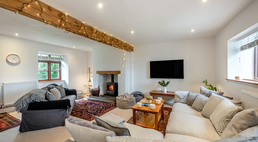 Photo of 4 Bed in Abbotsham