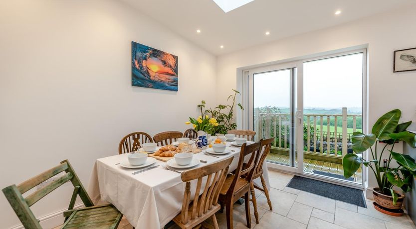 Photo of 4 Bed in Abbotsham