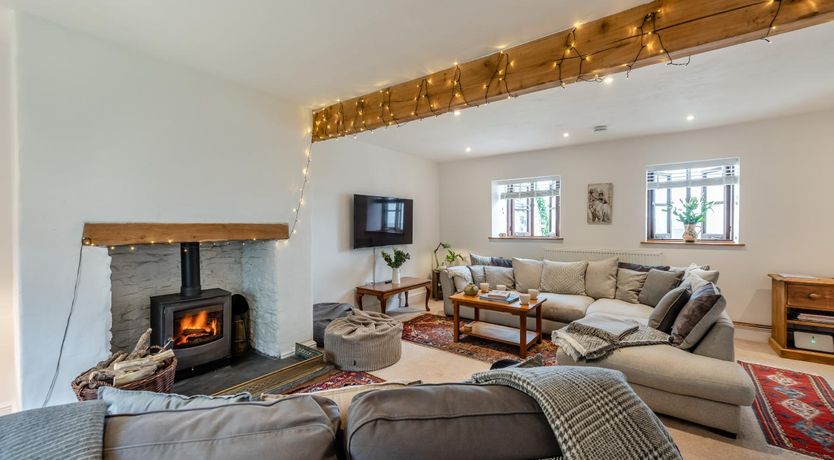 Photo of 4 Bed in Abbotsham