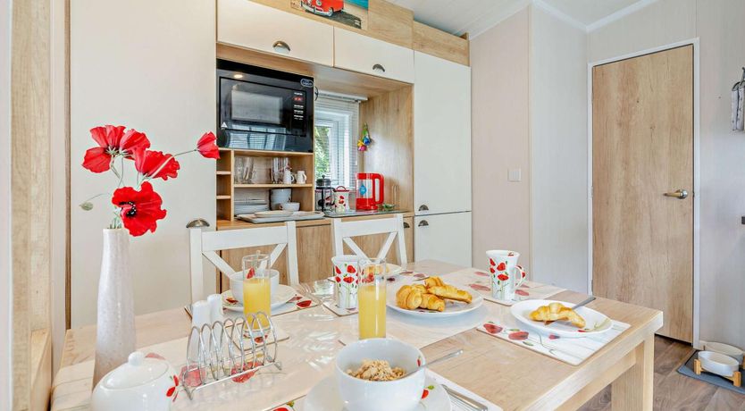 Photo of 2 Bed in Gilfachrheda