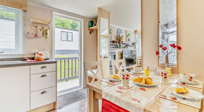 Photo of 2 Bed in Gilfachrheda