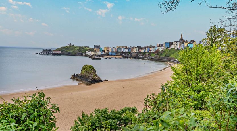 Photo of 1 Bed in Tenby