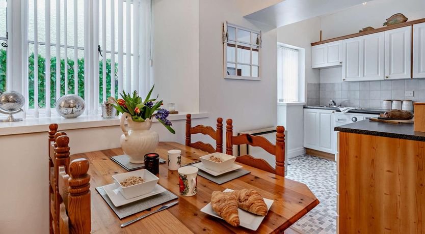 Photo of 1 Bed in Tenby