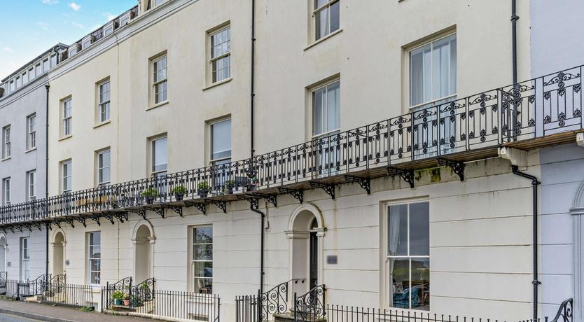 Photo of 1 Bed in Tenby