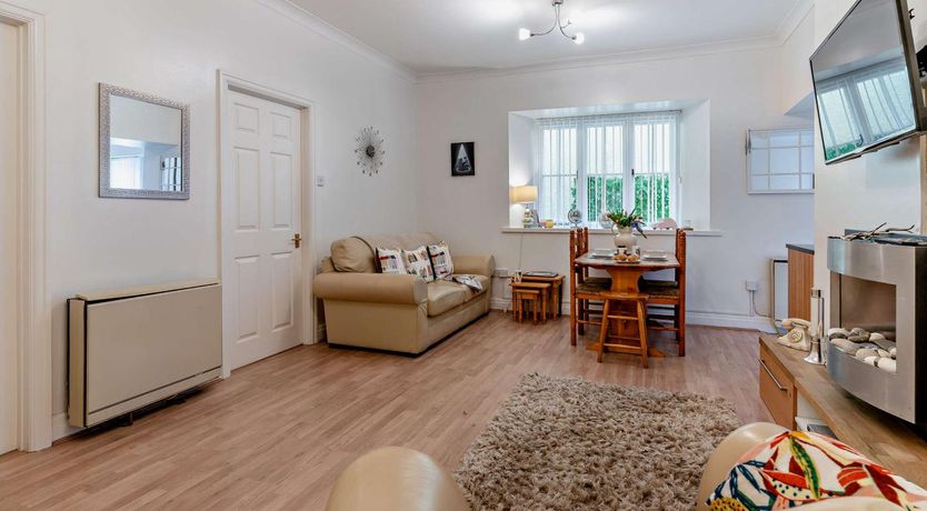 Photo of 1 Bed in Tenby