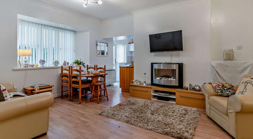 Photo of 1 Bed in Tenby