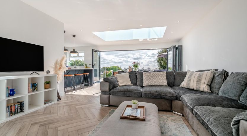 Photo of 4 Bed in St. Austell