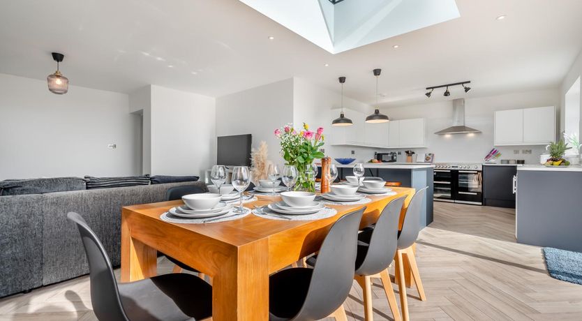 Photo of 4 Bed in St. Austell