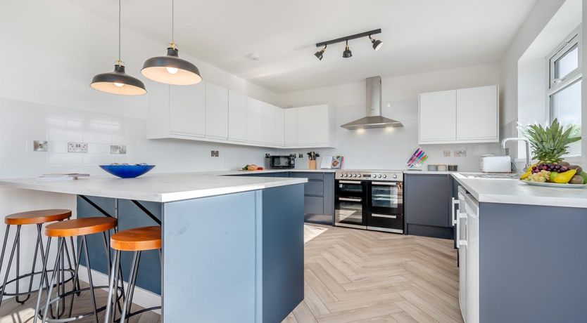 Photo of 4 Bed in St. Austell