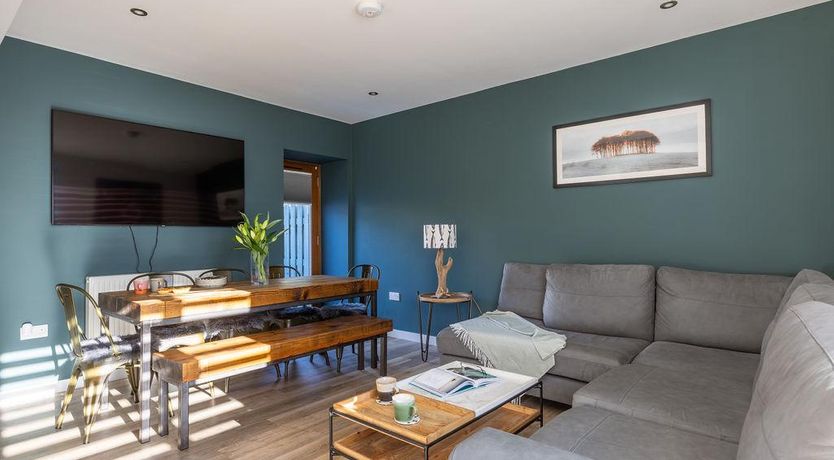 Photo of 3 Bed in Mawgan Porth