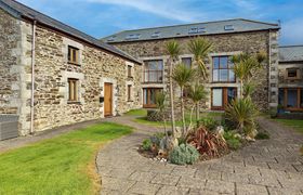 Photo of 3-bed-in-mawgan-porth-1