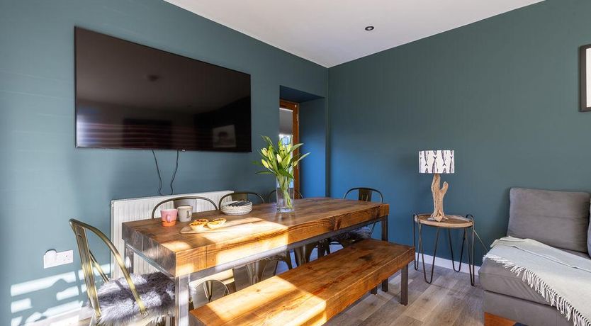 Photo of 3 Bed in Mawgan Porth