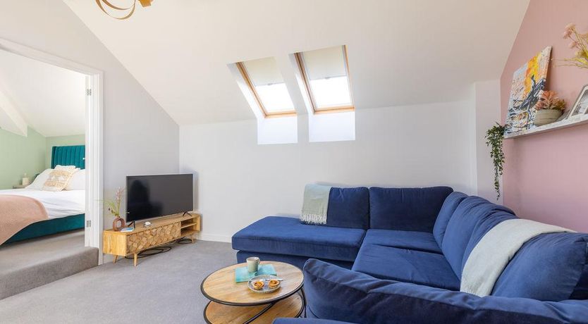 Photo of 3 Bed in Mawgan Porth