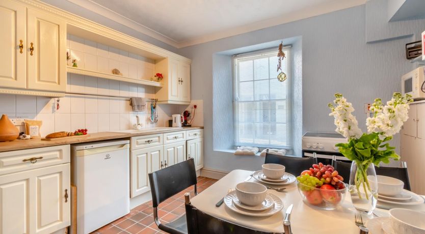 Photo of 2 Bed in Tenby