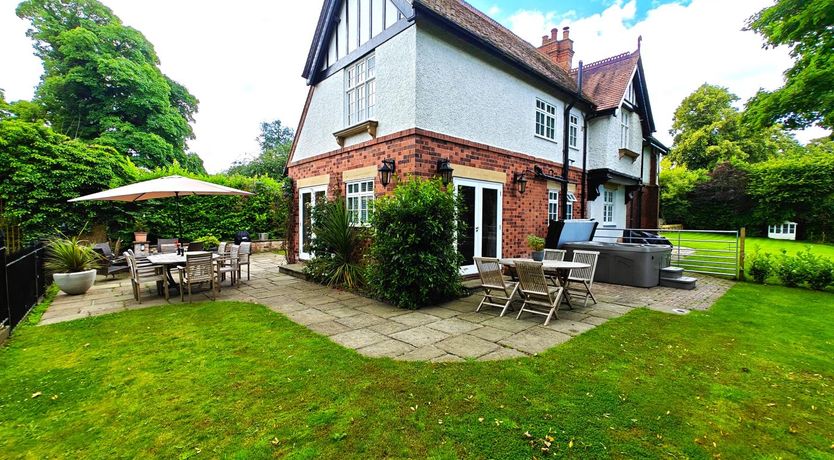 Photo of 5 Bed in Belper