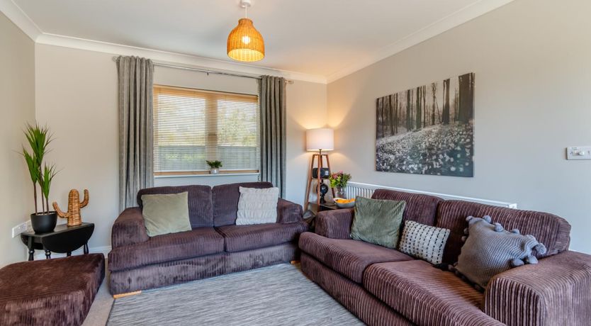 Photo of 5 Bed in Wolfscastle