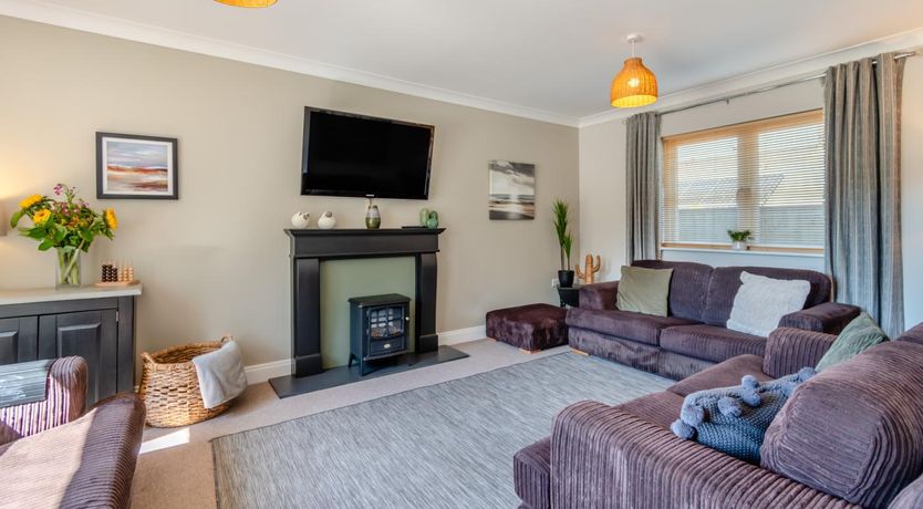 Photo of 5 Bed in Wolfscastle