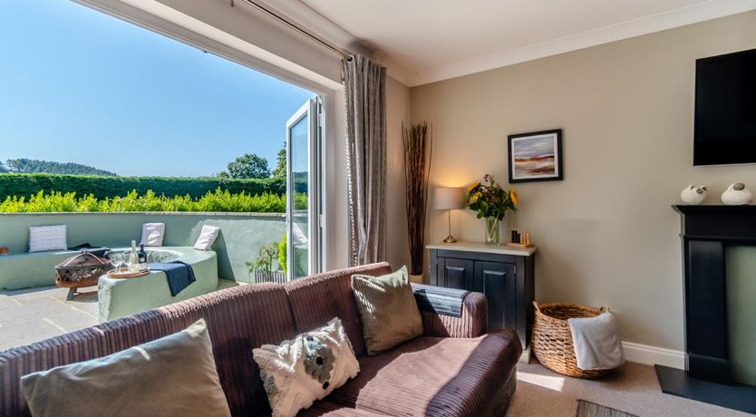 Photo of 5 Bed in Wolfscastle