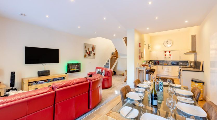 Photo of 3 Bed in Torquay