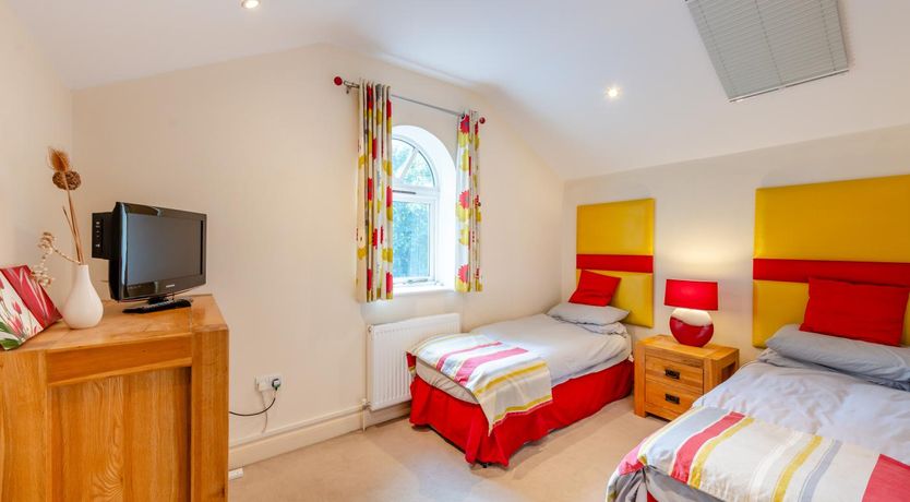 Photo of 3 Bed in Torquay