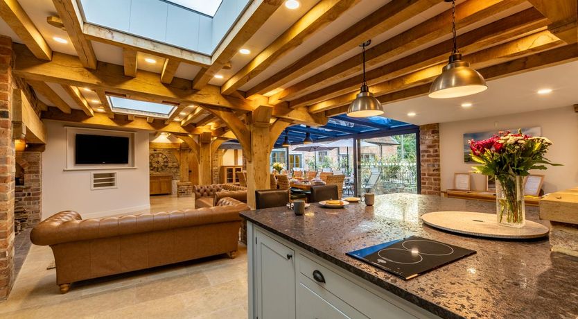 Photo of 5 Bed in Frampton On Severn