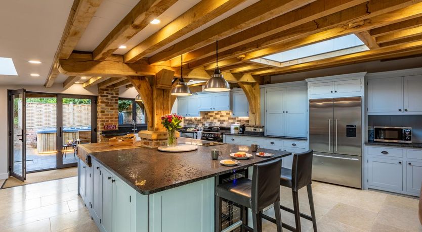 Photo of 5 Bed in Frampton On Severn
