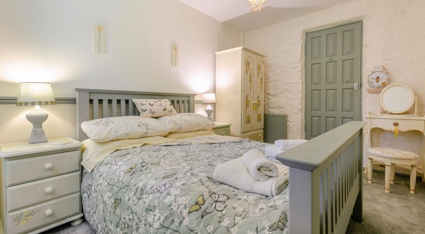 Photo of 2 Bed in Trewoon