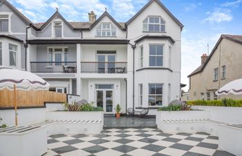 6 Bed in Abersoch Holiday Home