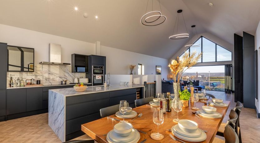 Photo of 4 Bed in Instow