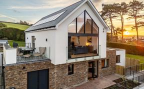 Photo of 4 Bed in Instow