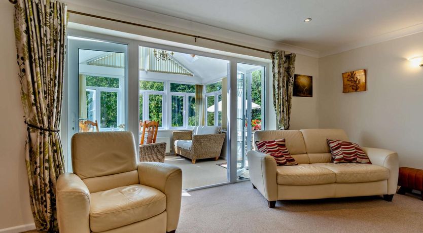 Photo of 2 Bed in Ruan High Lanes