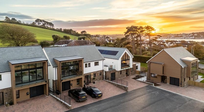 Photo of 4 Bed in Instow