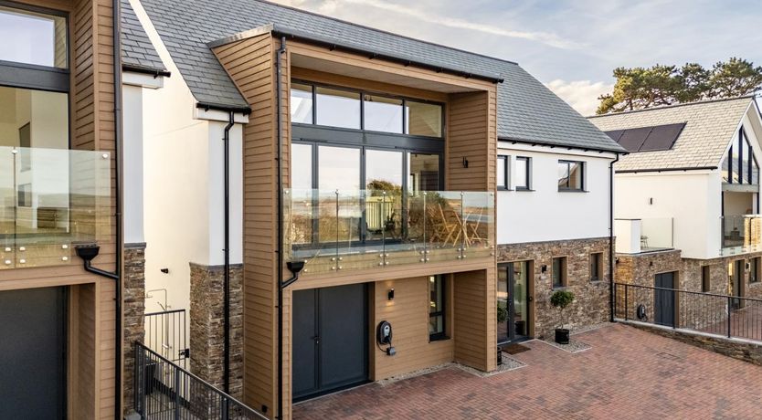 Photo of 4 Bed in Instow