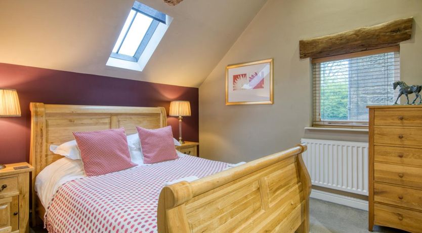 Photo of 3 Bed in Hope Valley