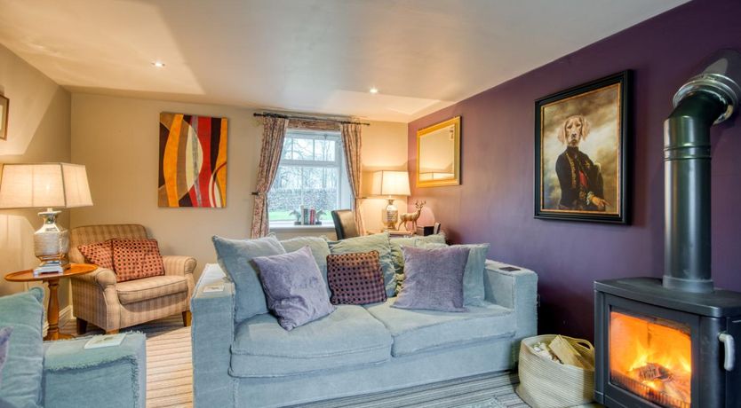 Photo of 3 Bed in Hope Valley
