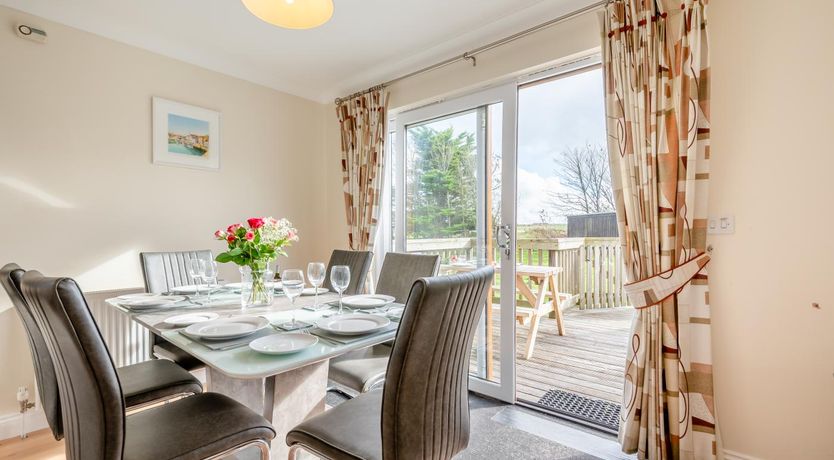 Photo of 3 Bed in St. Merryn