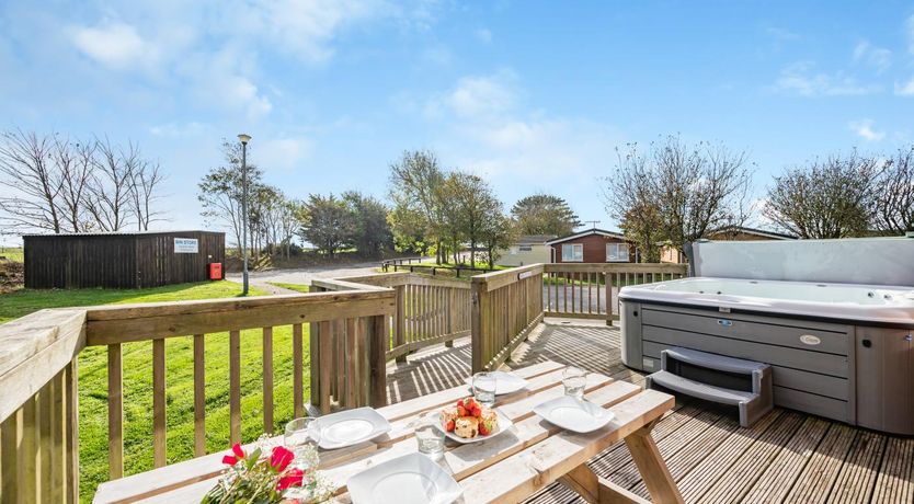 Photo of 3 Bed in St. Merryn