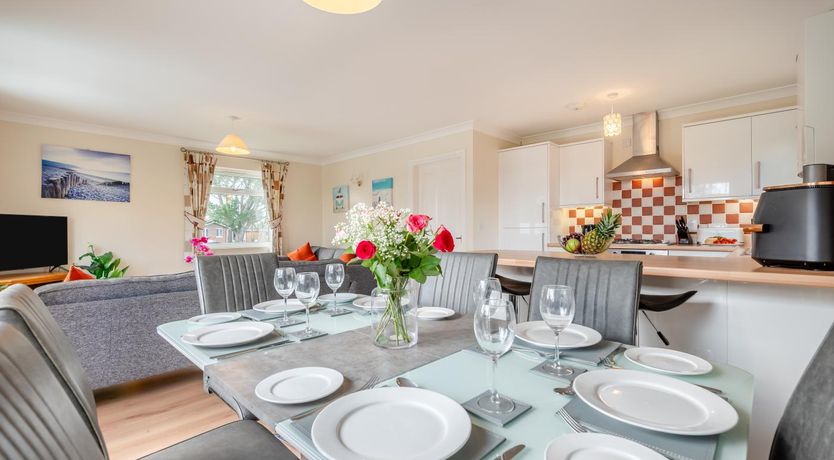 Photo of 3 Bed in St. Merryn